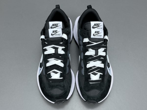 Sacai x NK VaporWaffle ＂＂Nylon Black ＂ - Image 4