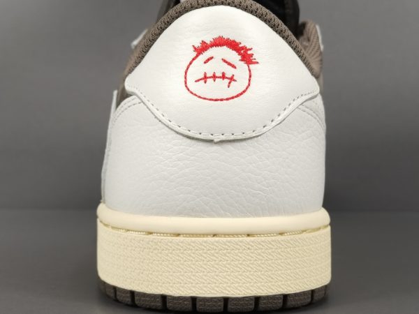 Travis Scott  x Air Jordan 1 Low OG ＂Reverse Mocha ＂ - Image 9