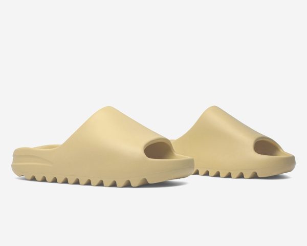 Yeezy Slides ‘Desert Sand’ - Image 3