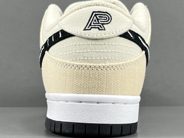 Albino - Image 13