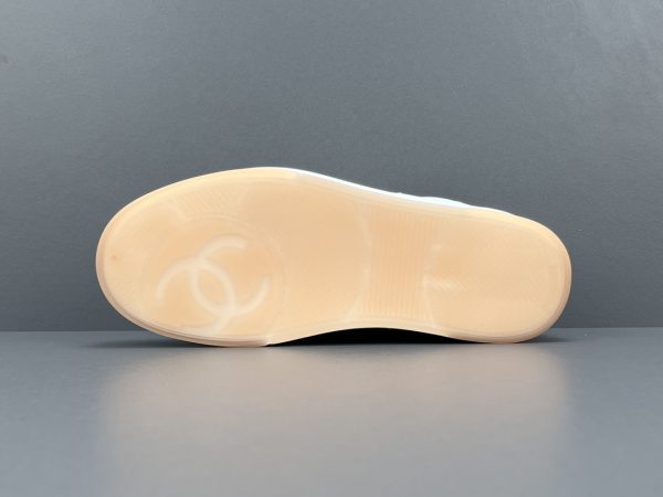 24p - Image 8