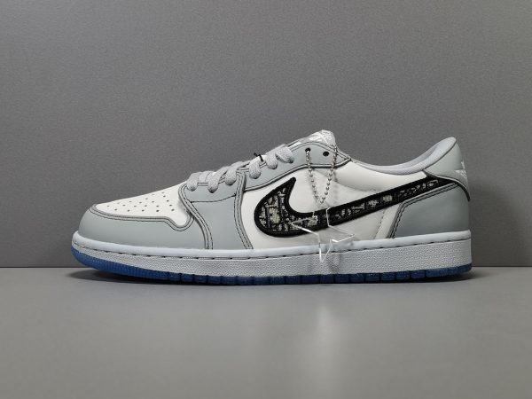 DIOR × AIR JORDAN 1 HIGH OG
