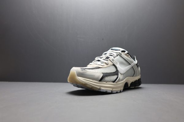 Nike Zoom Vomero 5 - Image 3