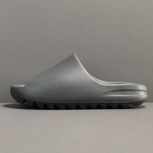 Yeezy Slides ‘Onyx’