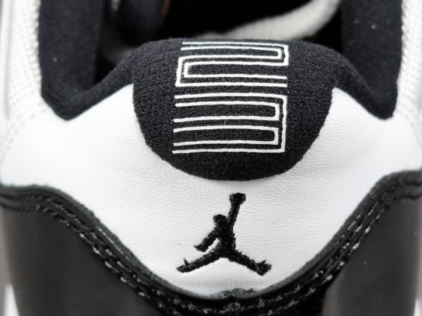 Air Jordan 11 Retro Low Concord - Image 10