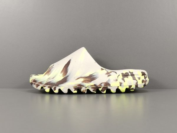 Adidas originals  Yeezy Slide “MX Cream “