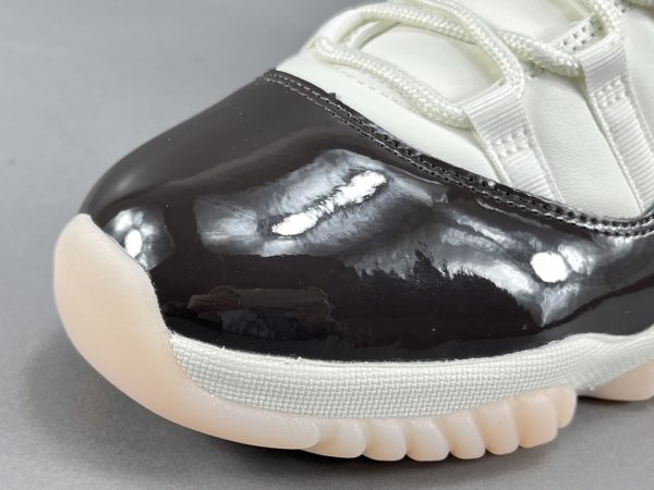 Jordan Air Jordan 11 “Neapolitan ＂ - Image 10