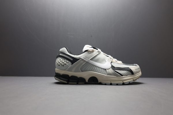 Nike Zoom Vomero 5 - Image 6