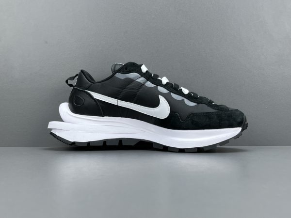 Sacai x NK VaporWaffle ＂＂Nylon Black ＂ - Image 6