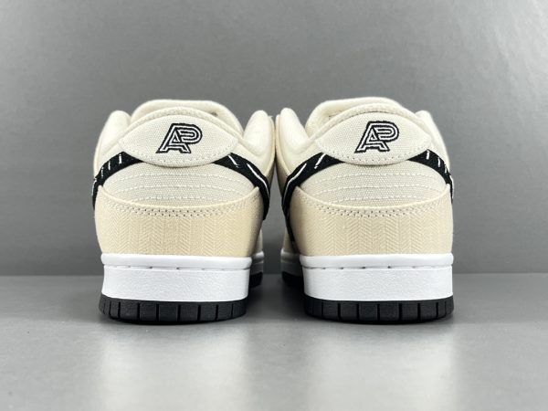 Albino - Image 7