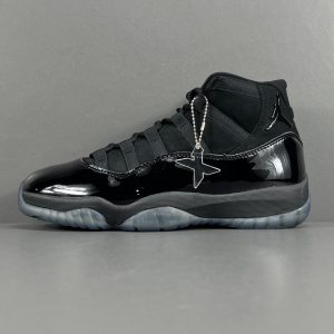 Air Jordan 11 retro cap and gown