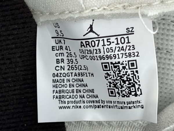 Jordan Air Jordan 11 “Neapolitan ＂ - Image 15