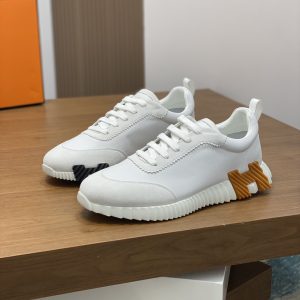 Casual shoes