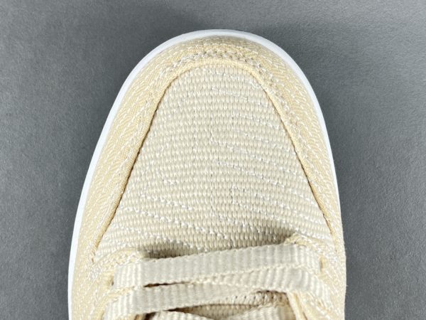 Albino - Image 9