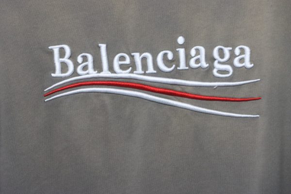 Balenciaga 25ss washed cola embroidery fried color hole short-sleeved T-shirt brown - Image 5