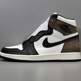 Air Jordan 1 retro High OG”Dark Mocha”