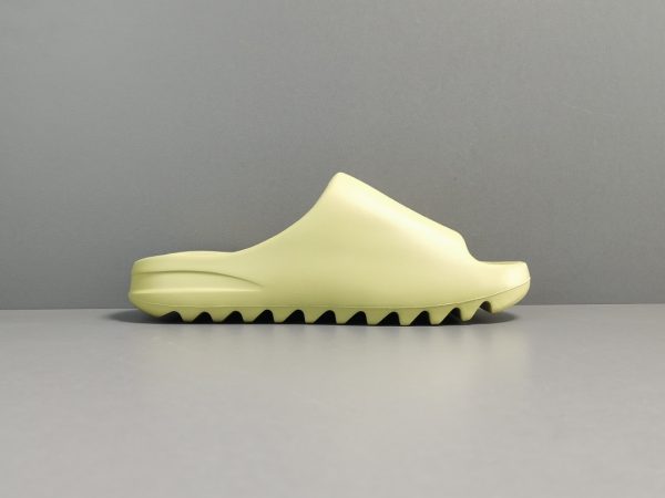 Adidas  originals  Yeezy Slide  ＂Resin＂ - Image 4