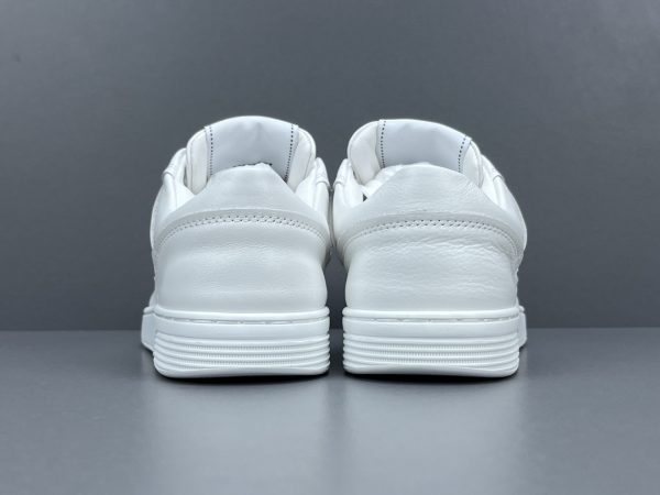 24p - Image 7