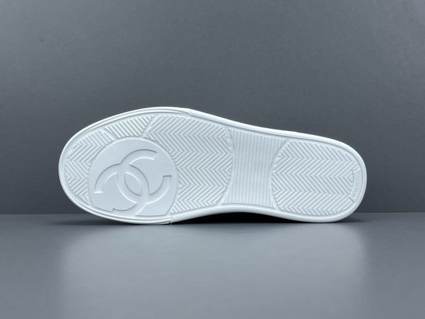 24p - Image 8