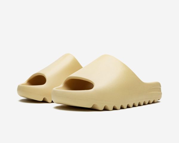 Yeezy Slides ‘Desert Sand’ - Image 2