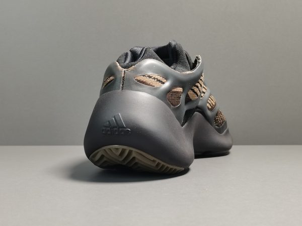 Yeezy 700 V3 ‘Clay Brown’ - Image 5
