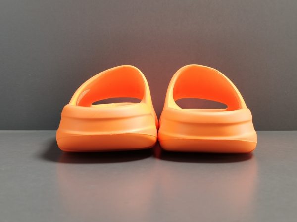 Yeezy Slides ‘Enflame Orange’ - Image 5