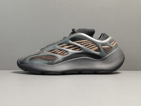 Yeezy 700 V3 ‘Clay Brown’