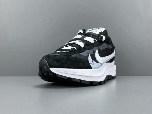 Sacai x NK VaporWaffle ＂＂Nylon Black ＂ - Image 3