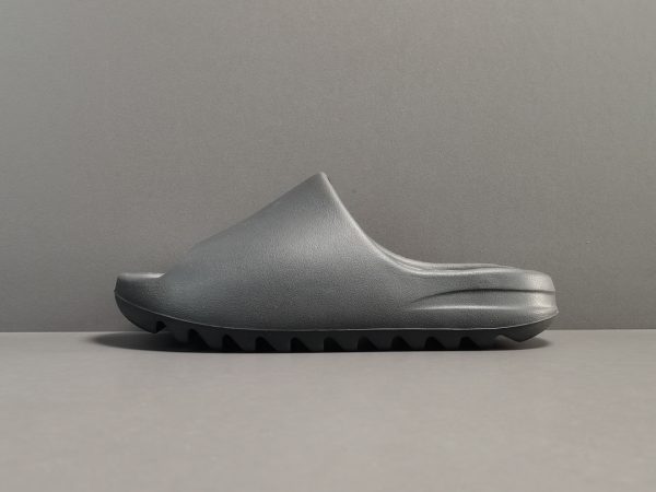 Yeezy Slides ‘Onyx’ - Image 2