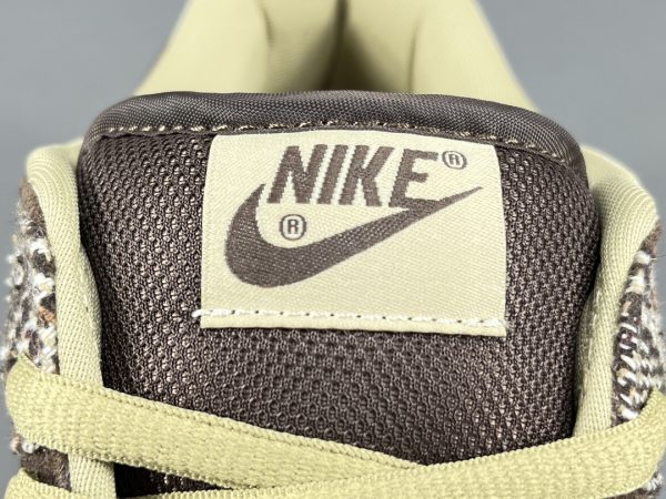 Nike DUNK SB Low  Tweed - Image 12