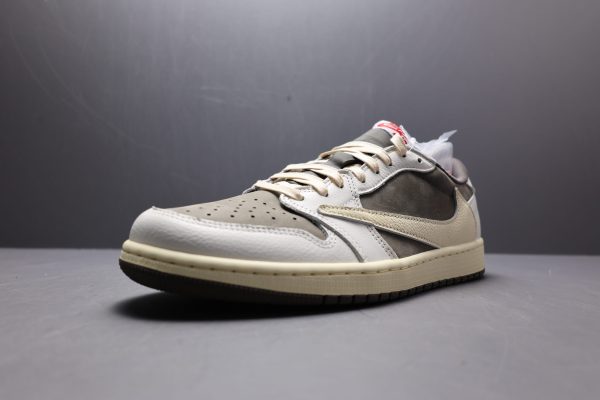Travis Scott x Air Jordan 1 Low OG ＂Reverse Mocha ＂ - Image 3