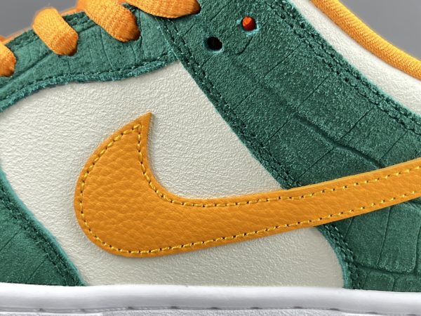 Nike DUNK SB Low  Pr0 ＂Legion Pine ＂ - Image 11