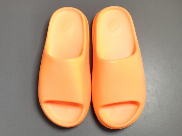 Yeezy Slides ‘Enflame Orange’ - Image 3