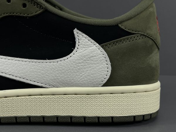 Travis Scott  x Jordan Air Jordan 1 Low OG - Image 11