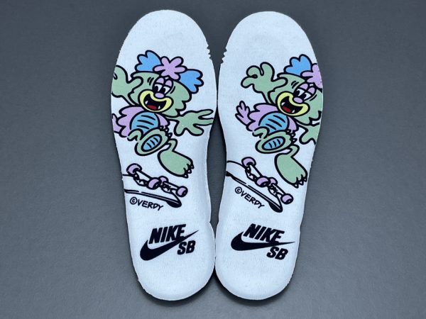 Verdy x Nike Dunk SB - Image 10