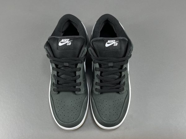 Nike DUNK SB Low  pro iso “black gum “ - Image 4