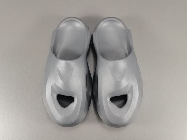 Adidas originals  Yeezy Foam Runner - Image 4