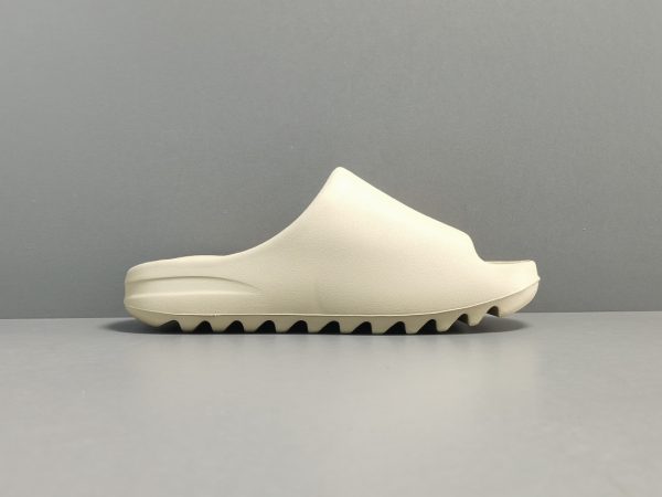 Adidas originals  Yeezy Slide Brown - Image 4