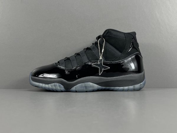 Air Jordan 11 retro cap and gown - Image 2