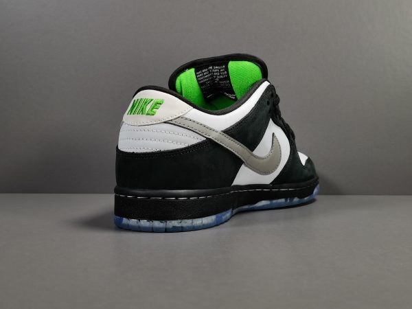 SB Dunk Low Staple Panda Pigeon - Image 5