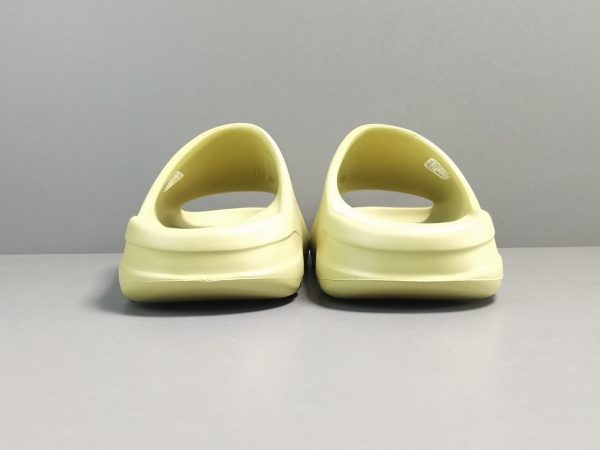 Adidas  originals  Yeezy Slide  ＂Resin＂ - Image 5