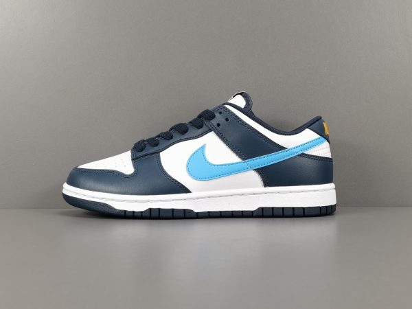 NIKE DUNK LOW P