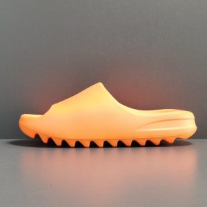 Yeezy Slides ‘Enflame Orange’