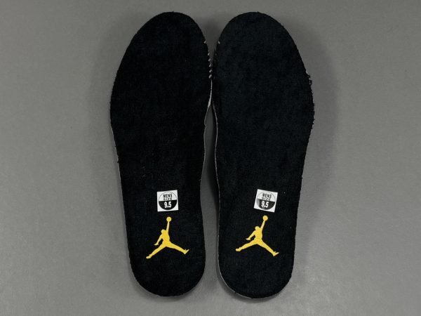 Air Jordan 11 retro gamma blue - Image 15