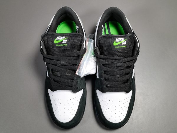 SB Dunk Low Staple Panda Pigeon - Image 4