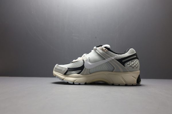 Nike Zoom Vomero 5 - Image 8