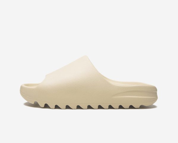 Yeezy Slides ‘Bone’ 2022