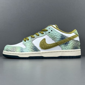 Alexis Sablone x Nike Dunk SB Low