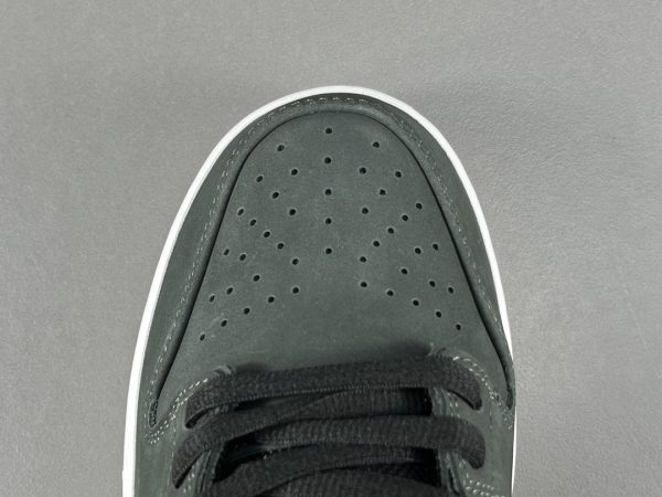 Nike DUNK SB Low  pro iso “black gum “ - Image 9