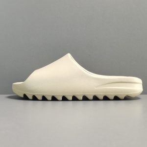Yeezy Slides ‘Pure’ 2021